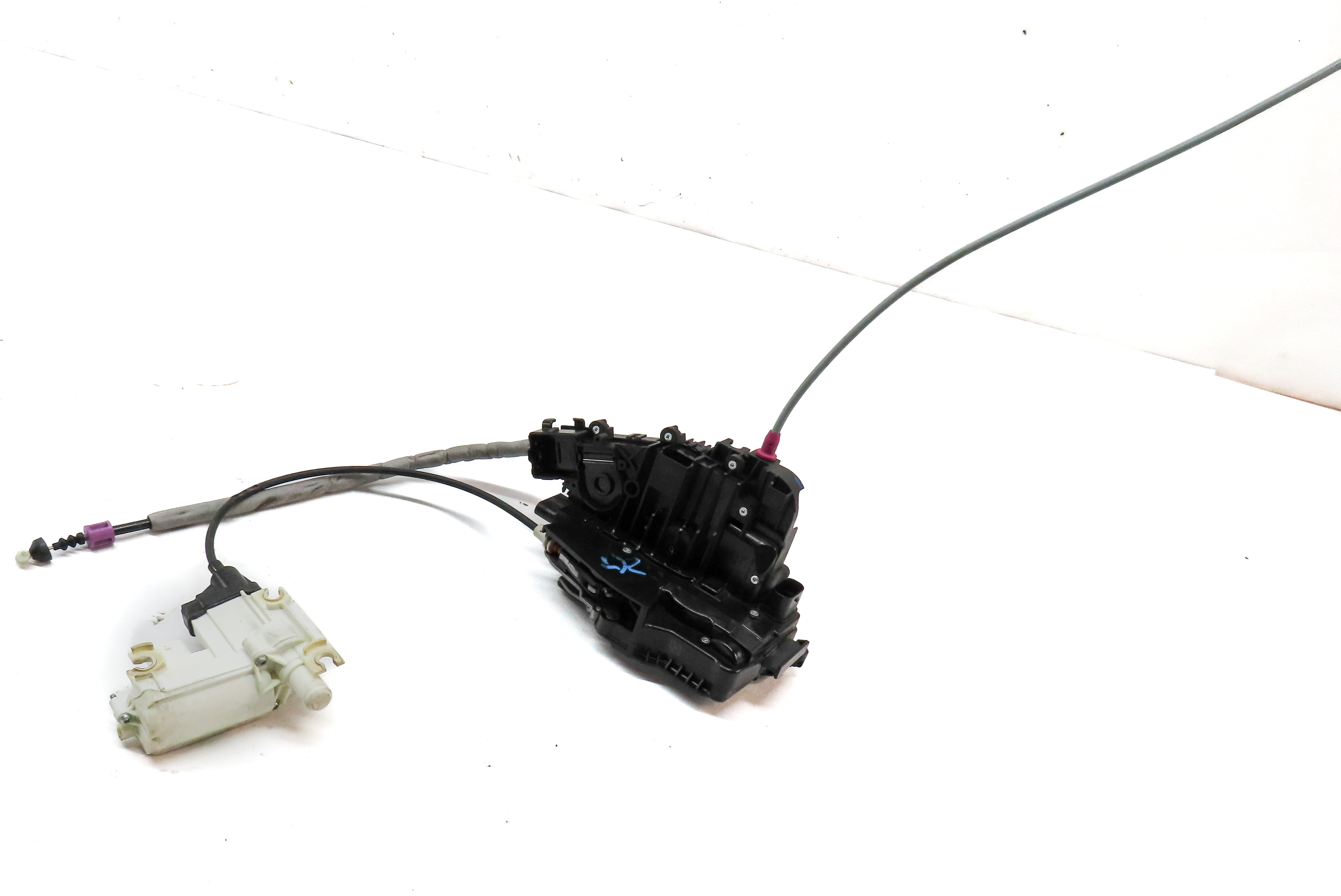 13-15 MERCEDES GL CLASS (X166) REAR LEFT LOCK LATCH ACTUATOR w/ SOFT CLOSE MOTOR — exact item pictured